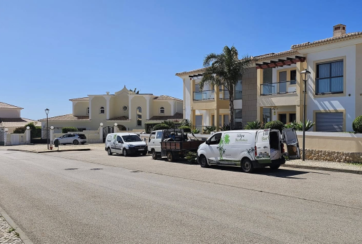 Equipa Filipe Barbosa Jardins em serviço